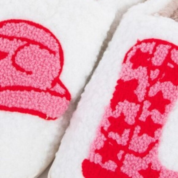 NWT Cozy Western Pink Red Boots Slippers Women's Size: 8-9 - Picture 2 of 6